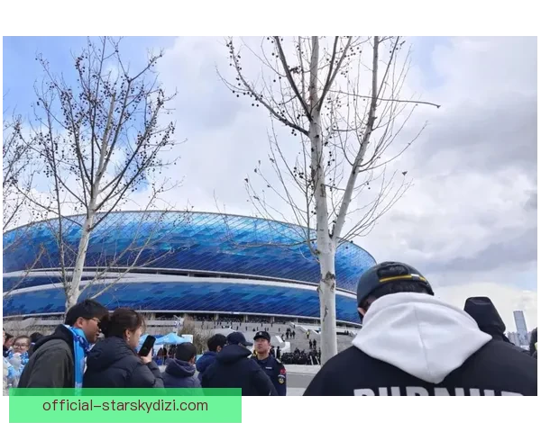 卡迪斯超级世界波助武汉三镇首球